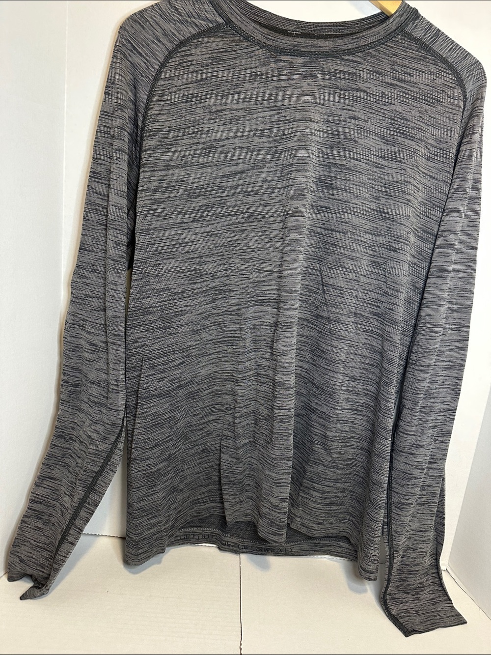 Lululemon Athletica Men's Heathered Gray Crewneck Long SleveSweater